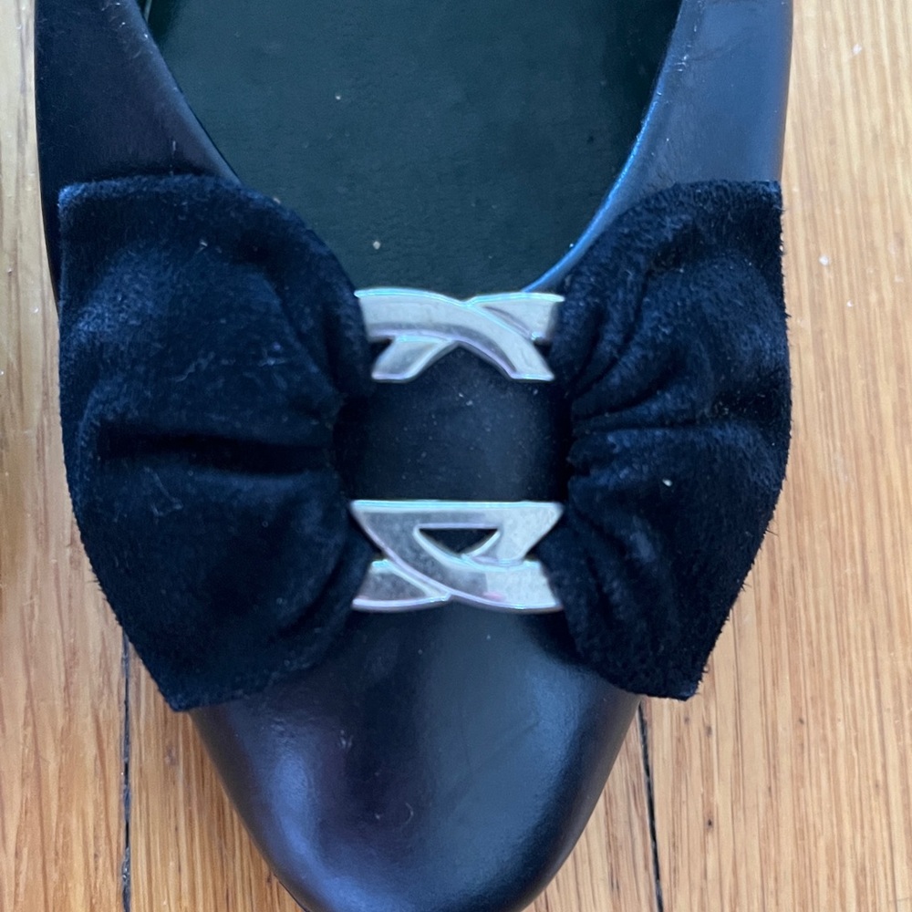 Gucci Black Leather Pumps with Bow Accent Perfect Vintage Condition - Picture 5 of 11